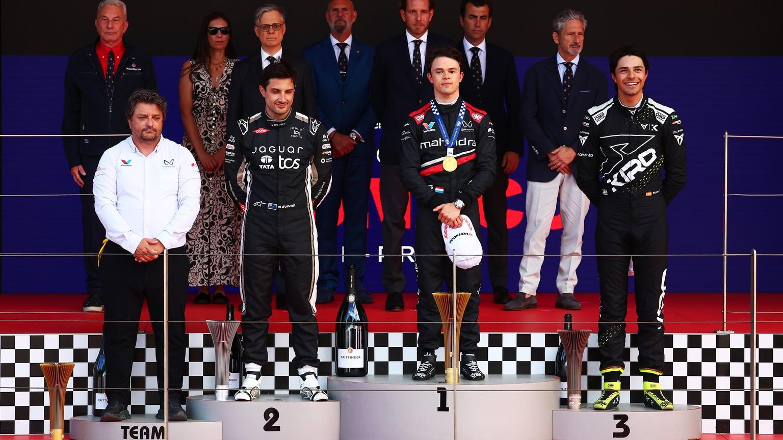 デ・フリース、今季の不運を吹き飛ばす優勝。「やっと報われた」【モナコE-Prix プレスカンファレンス】