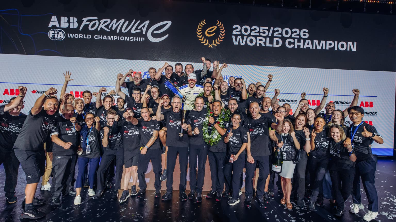 ウェーレインが激闘の末にワールドチャンピオン獲得!バーナードが初優勝【第17戦 ロンドンE-Prix 決勝】