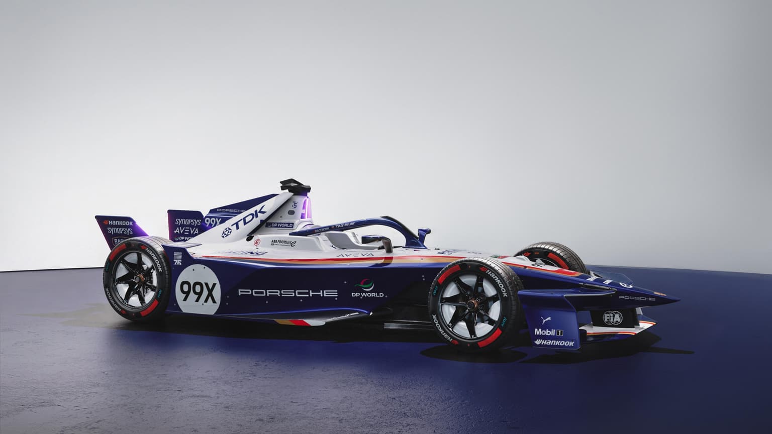 ポルシェ、ロンドンE-Prixで伝統のカラーリングを採用。99X Electric最後の戦いへ挑む